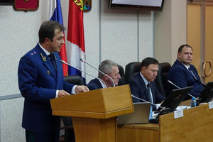 Прокурор Приморского края решил посадить депутатов на сиротскую диету