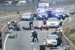 Массовое задержание беспредельщиков на мотоциклах в США