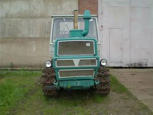 Гусеничный трактор Т150 на котором выполнялись любые планы