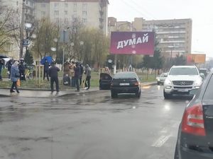 Самосуд в Ивано-Франковске: толпа отомстила водителю, который сбил ребенка