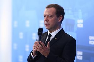 Медведев объяснил, почему надо переходить на четырехдневную рабочую неделю