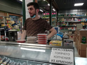 Армянских продавцов на московском рынке заставили ощутить себя на войне