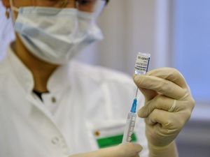 Минздрав уточнил ограничения по вакцине от коронавируса