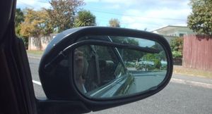 Ультразвуковая очистка зеркал: необычные функции в японских авто прошлых лет