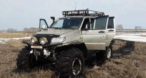 В Сибири продают УАЗ «Патриот» с военными мостами Volvo и гигантскими колёсами