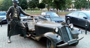 Памятники в России, посвященные автомобилестроению