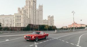В каршеринг Москвы вернули раритетные Ford Mustang