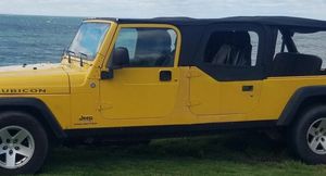 На аукцион выставили переделанный во внедорожный лимузин-кабриолет Jeep Wrangler