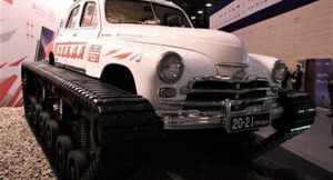 Российский самодельный гусеничный автомобиль представлен на международном форуме