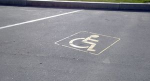 Парковка для инвалидов — правила использования, нарушения