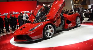 Ferrari провела презентацию второго гибридного автомобиля