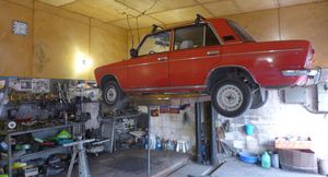 Стоит ли ремонтировать авто у гаражных мастеров?
