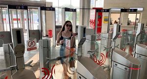 Оплату проезда в метро Москвы “по лицу” запустят на всех станциях осенью