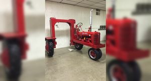 В Канаде появился уникальный трактор для выращивания рождественских ёлок