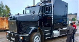 Жесткий тюнинг грузовиков показали в Сети