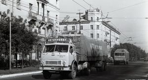 Назад в СССР: Автопробег МАЗов по дорогам Сибири