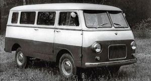 «Москвич А9» — опытный микроавтобус с комфортным салоном