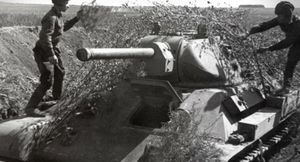 Как в СССР во время войны делали из Т-34 зенитку?