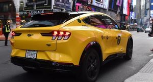 В такси Нью-Йорка появился Ford Mustang Mach-E