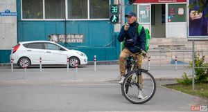 Франция заставит вставлять в рекламу автомобилей велосипеды и пешие прогулки