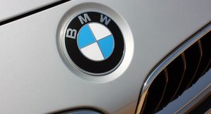 BMW показал 31-дюймовый экран для задних пассажиров