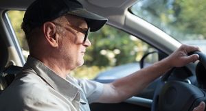 Эксперты рассказали о том, как ведут себя за рулем водители старше 60 лет
