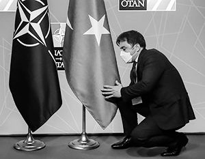 Турция не станет таскать каштаны из огня для НАТО