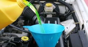 Как часто нужно менять масло в двигателе, если авто ездит мало или вовсе стоит в гараже?