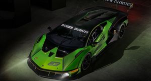 Lamborghini Essenza SCV12 — яркий спорткар для трека и городских улиц