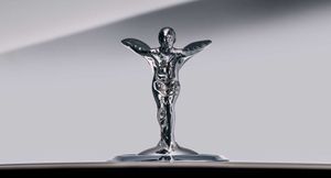 Бренд Rolls-Royce разработал новую статуэтку «Дух экстаза» для электромобилей