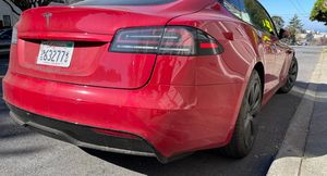 Новую Tesla Model S засняли на улице во время тестов