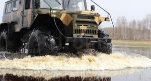 Кастомный вездеход на базе ГАЗ-66 — в грязи не буксует, в болоте не тонет