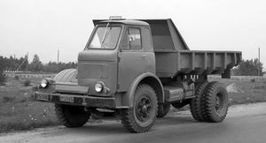 Советская классика: Грузовик МАЗ-510 с асимметричной кабиной