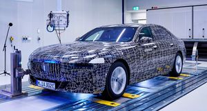 Электроседан BMW i7 проходит серию акустических тестов