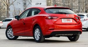 Постоянное запотевание фар и доступная цена: Стоит ли покупать Mazda 3 с пробегом