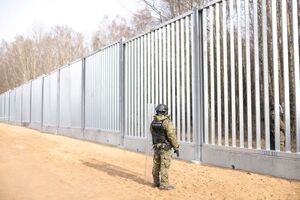 Польша завершила строительство стены на границе с Белоруссией