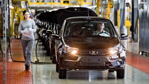 АВТОВАЗ возобновил производство автомобилей LADA Granta с 16-клапанным мотором