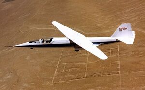 Как в NASA разработали самолет с поворачивающимся крылом, и почему сегодня он стал музейным экспонатом