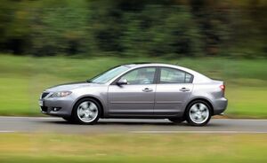 В Москве продают почти новую Mazda3 2005 года за 2,5 миллиона рублей