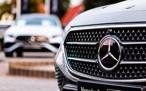 Mercedes-Benz сообщил о двукратном падении прибыли в 2025 году