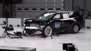 Toyota Grand Highlander 2025 не смог получить престижную награду IIHS по безопасности