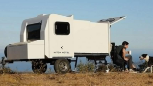 Мини-дом на колесах Hitch Hotel: компактный прицеп с выдвижной секцией для путешествий