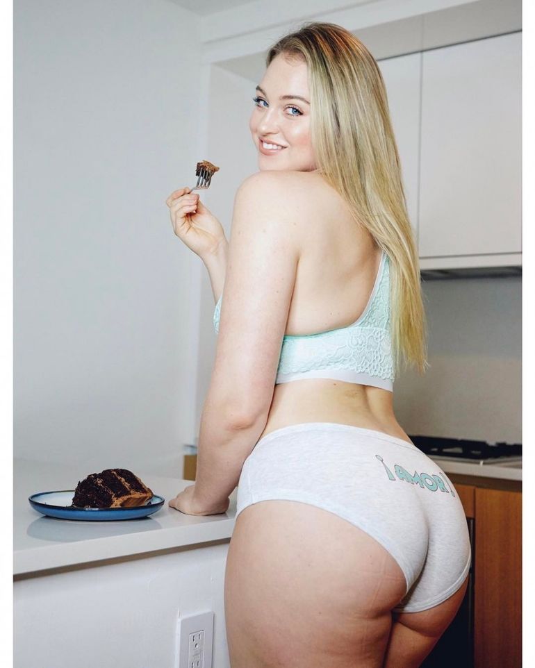 Iskra Lawrence Topless