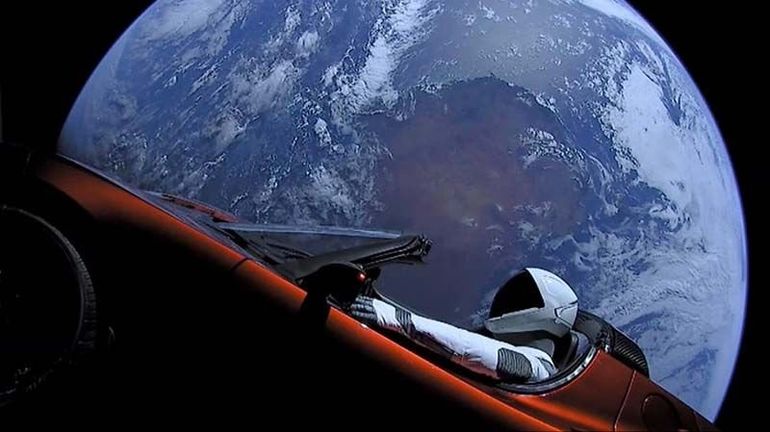 Самые причудливые мировые автомобильные рекорды: от лимузина с 26 колесами до самого быстрого автомобиля в космосе 