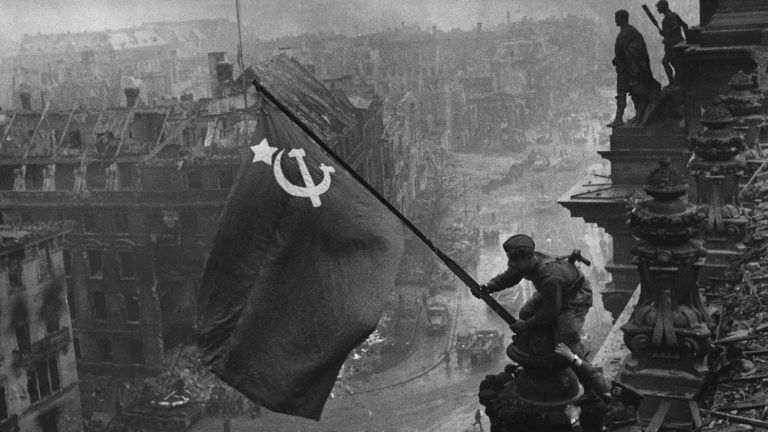 Какое собачье дело германским СМИ до нашей памяти о Великой Отечественной войне? 