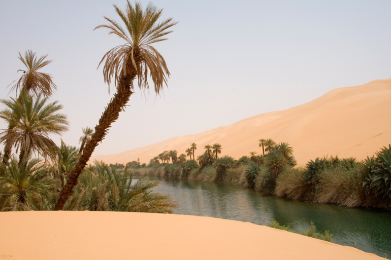 Пустыня Сахара. Как глубоки ее пески и что находится под ними? 