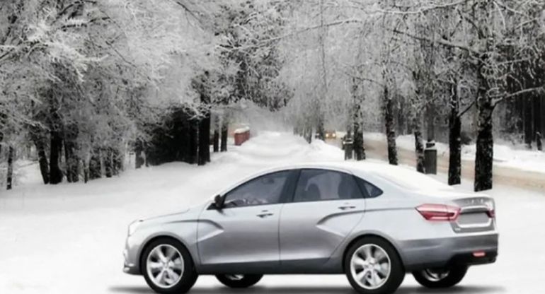 Обзорщик чуть не «убил» тестовую LADA Vesta CVT в мороз 