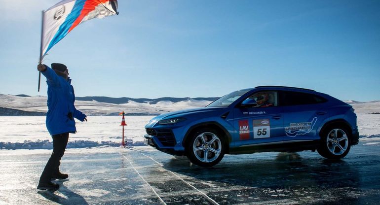 Lamborghini Urus установил рекорд скорости на льду 