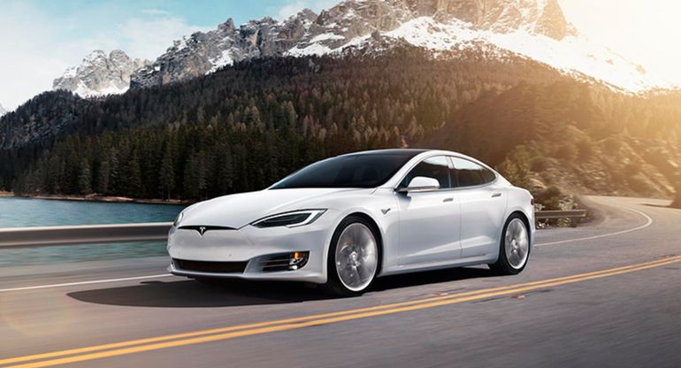 Tesla запатентовала поворотные сиденья и подвижное рулевое колесо