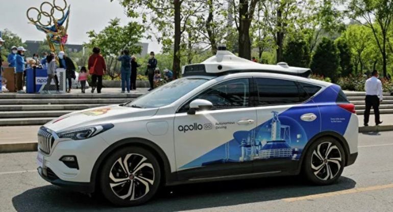 Разработчики: китайские робо-такси безопаснее обычных 